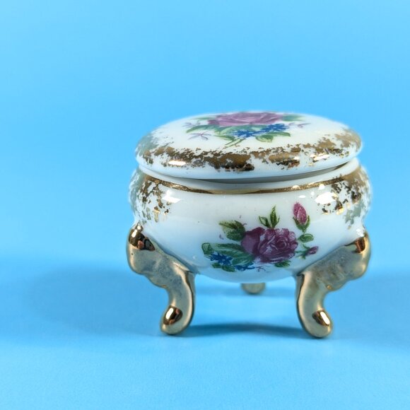 Small Japan floral trinket box on 3 curved legs, tooth fairy box, ring storage - Picture 5 of 10